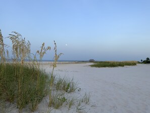 Beach nearby, sun-loungers, beach towels