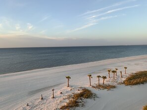 Beach nearby, sun-loungers, beach towels