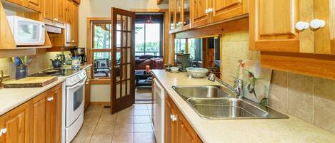 Køleskab, mikrobølgeovn, ovn, opvaskemaskine