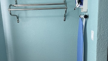 基本單人房 | 浴室 | 風筒、提供毛巾