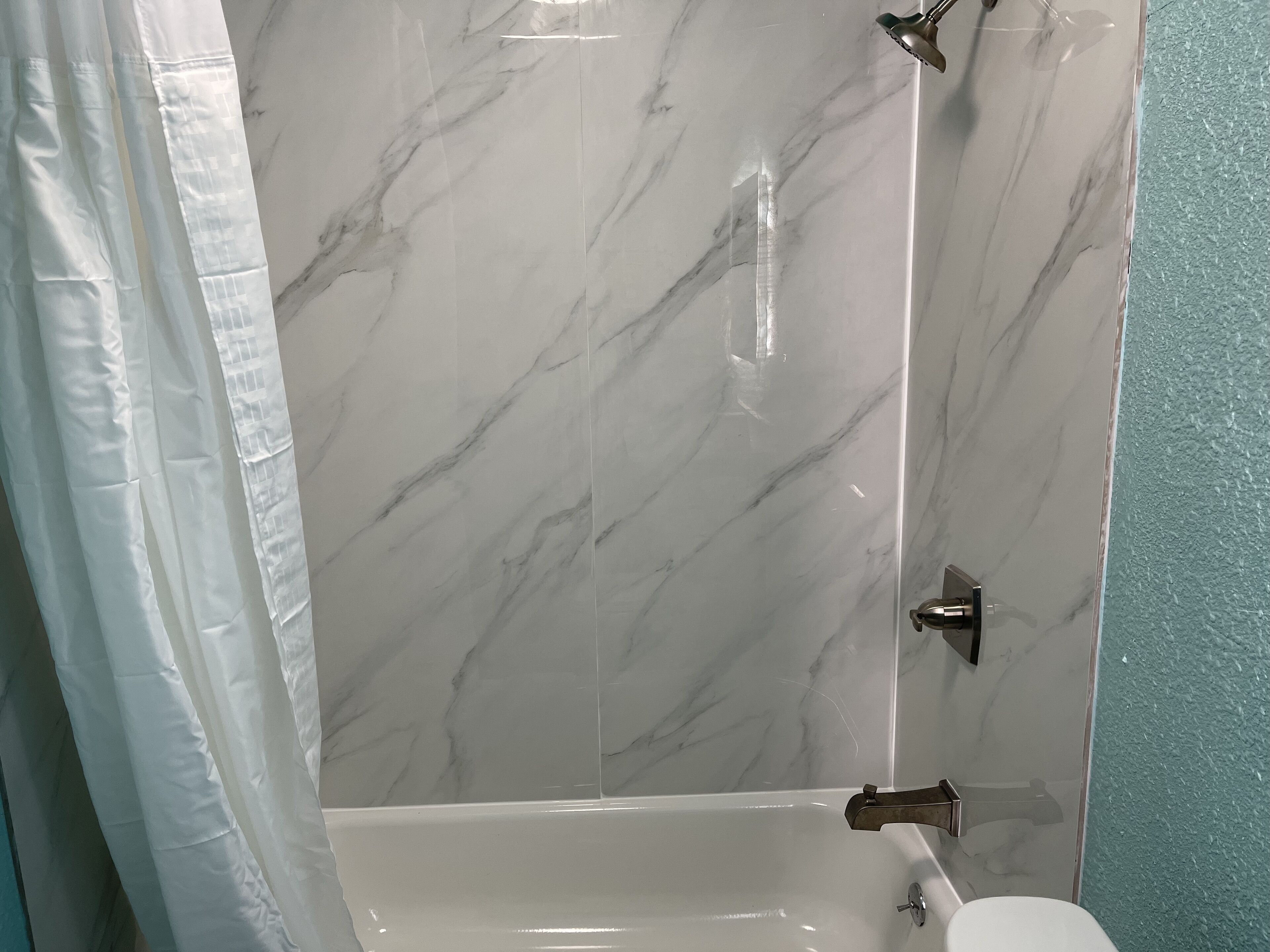 Secador de pelo y toallas