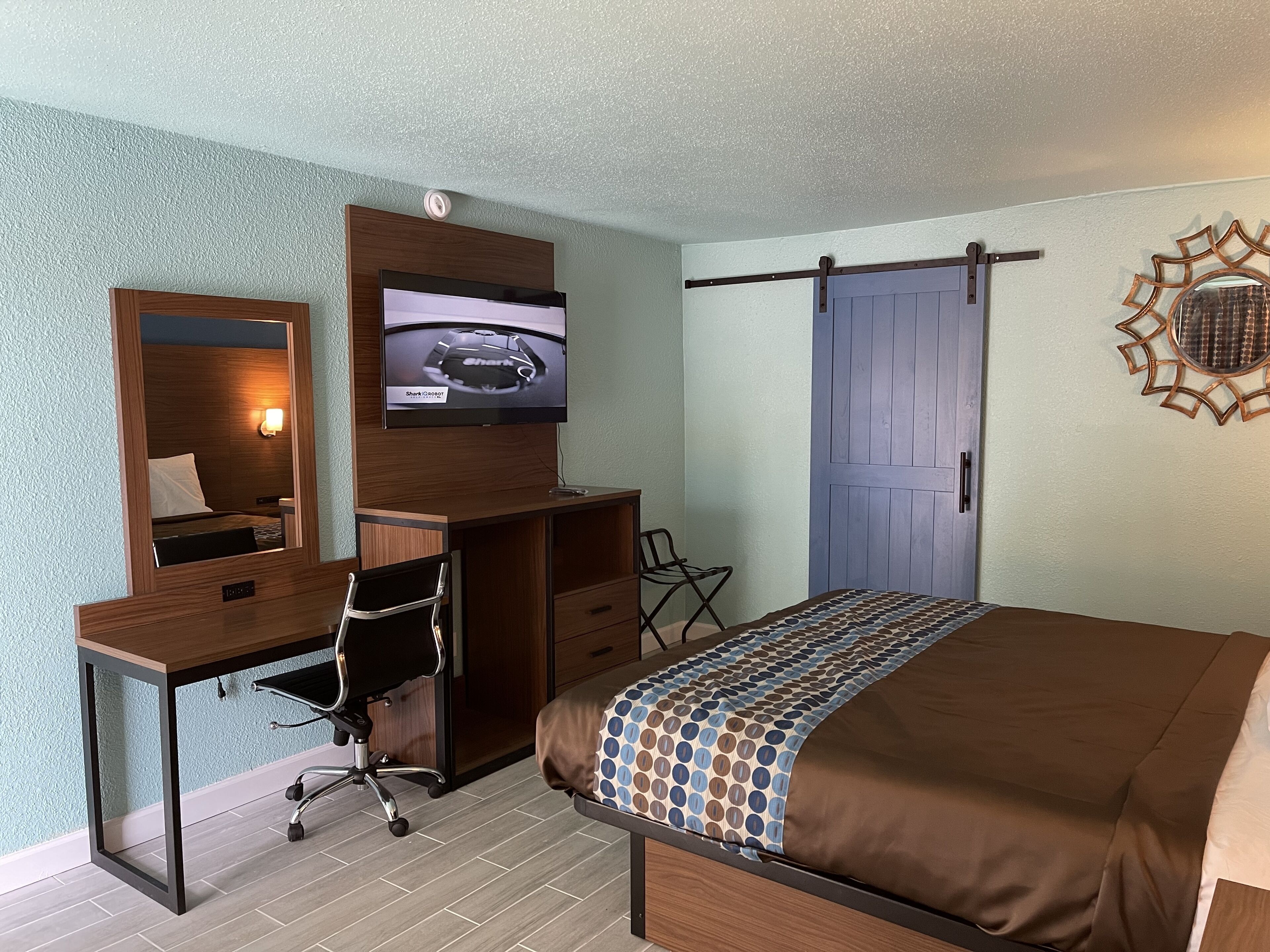 basic room | 1 bedroom, iron/ironing board, free wifi, bed sheets