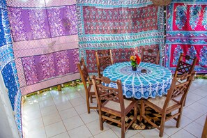 Cottage | Dining