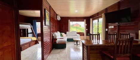 2 bedrooms, free WiFi, wheelchair access
