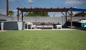 Terrace/patio - The Chadwick: Old Town Scottsdale 4/2 with Spa, BBQ, and Pool Table  (Scottsdale)