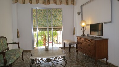 Your calm stay in Valencia. 4 rooms, AC, Gigabit fiber internet 