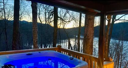 Lakeside Mountain Oasis - Bedroom Cabin w/ Outdoor Hot Tub