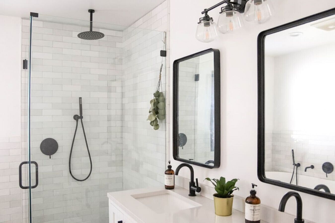 Bathtub, hair dryer