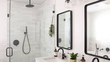 Bathtub, hair dryer