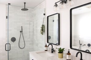 Badewanne, Haartrockner