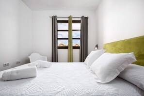 3 bedrooms, in-room safe, free WiFi, bed sheets