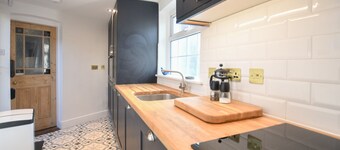 Delightful 1 Bedroom Seaside Cottage