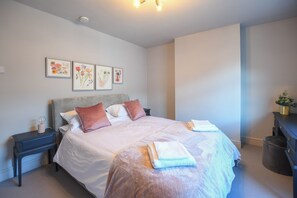 1 bedroom, iron/ironing board, WiFi, bed sheets - Delightful 1 Bedroom Seaside Cottage (Walmer)