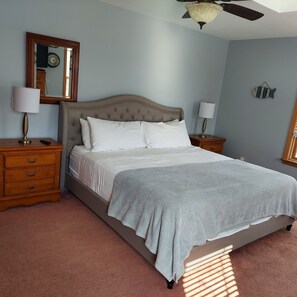 4 عدّة غرف نوم ومكواة/لوح كي وواي فاي مجانًا وملاءات أسرّة