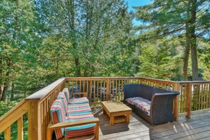 Property grounds - Cozy chalet with river access, sauna & nature (Chertsey)