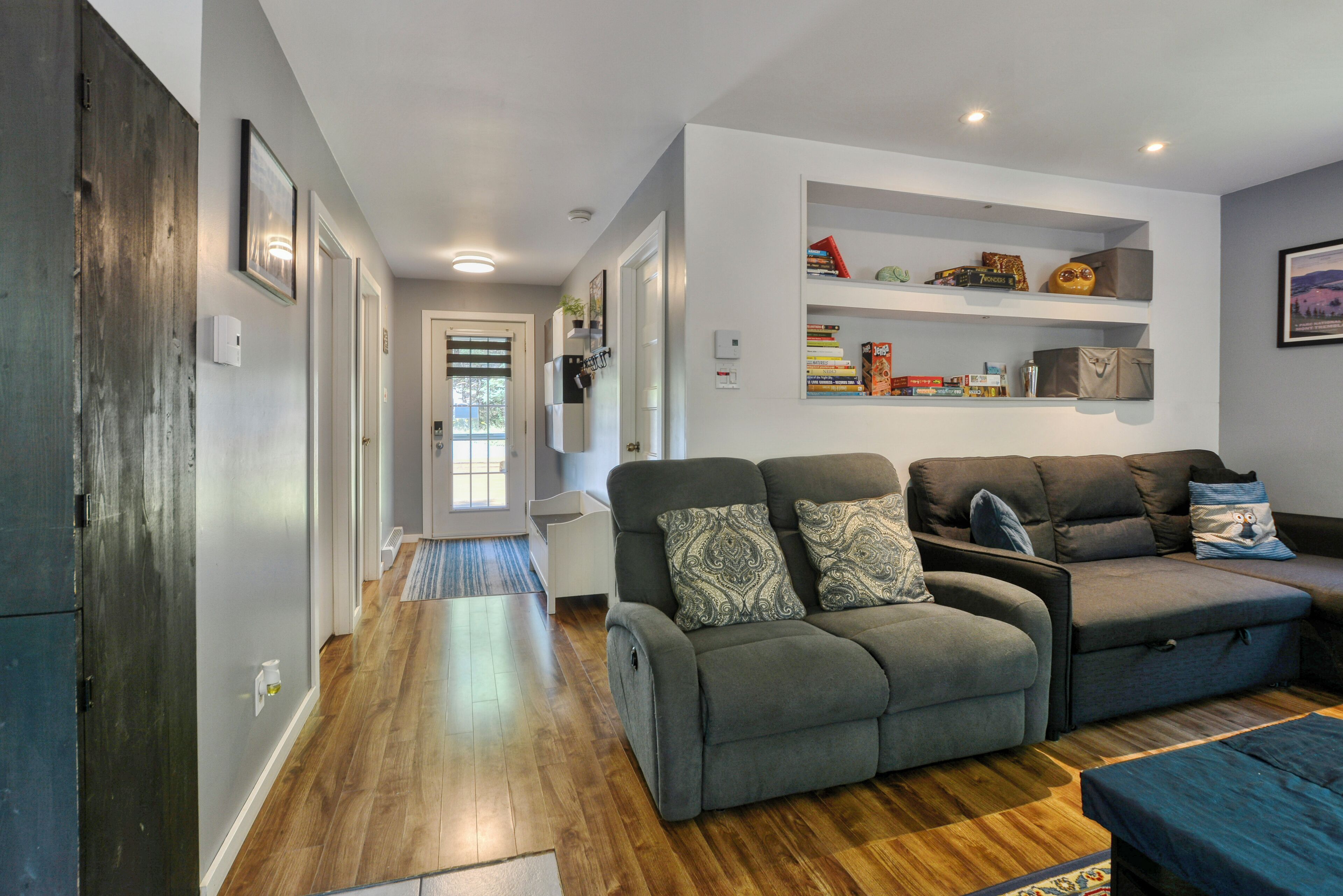 智能電視、壁爐、電子遊戲