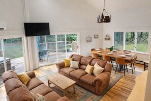 TV connectée, cheminée, console de jeux vidéo