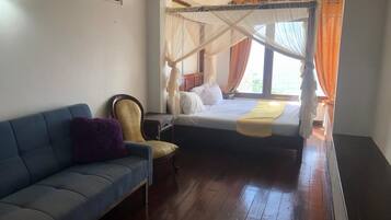 2 bedrooms, desk, iron/ironing board, free WiFi