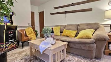 Smart TV, fireplace, video games, stereo