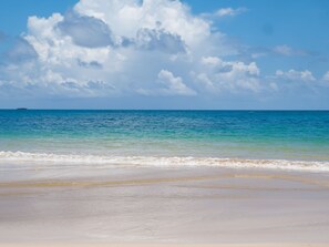 Am Strand, Liegestühle, Strandtücher