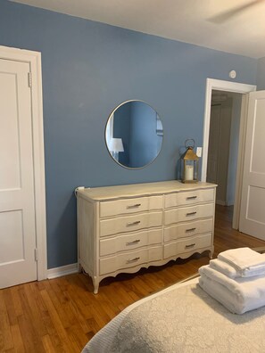 2 chambres, bureau, fer et planche à repasser, Wi-Fi gratuit