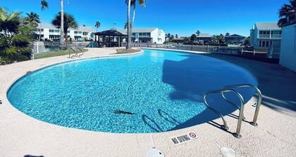 Come stay at “Lil’ Nauti” a 2 Bedroom 2 Bath with a private boat slip!