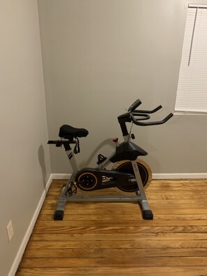 Fitness facility - Perfect Location Just 0.5 Miles from Notre Dame’s Campus! (South Bend)