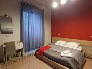 3 quartos, Wi-Fi de cortesia, roupa de cama