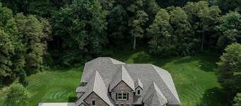 NEW!! Luxury throughout. Sleeps 10. Just 5 miles to ND. Theater. Bar. Hot Tub.