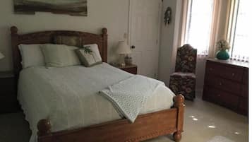 1 chambre, coffres-forts dans les chambres, fer et planche à repasser