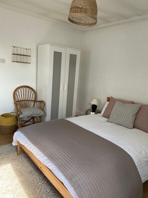 2 chambres, fer et planche Ă repasser, Wi-Fi, draps fournis