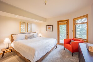 3 bedrooms, desk, iron/ironing board, WiFi