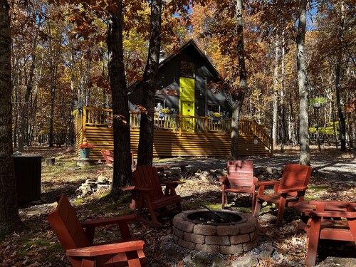 Romantic vibe, fine art, 4Ski areas. Parks, lakes. Optional experience packages.