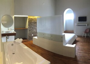 Habitación estándar doble | Ropa de cama de alta calidad, wifi gratis, ropa de cama