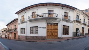 Fachada de la propiedad