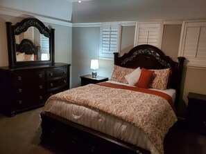 5 dormitoris, planxa i posts de planxar, wifi i roba de llit 