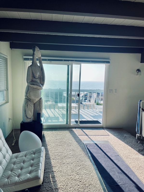 Smart TV, printers - Stylish Beach Pad w Amazing View from ARBNB super host (Manhattan Beach)