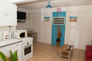Microwave, coffee/tea maker, cookware/dishes/utensils