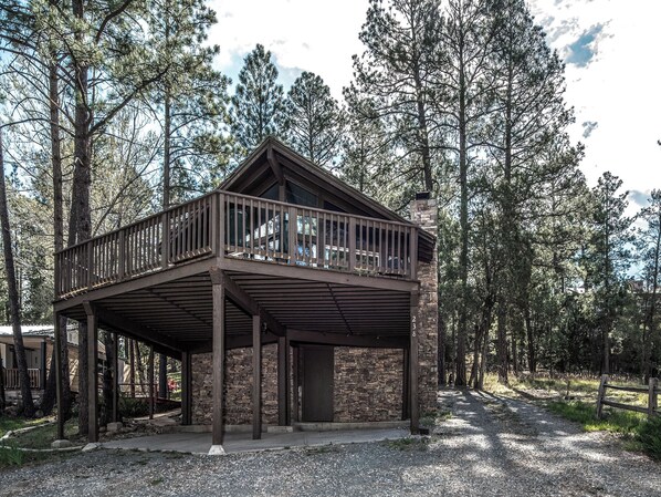 Studio (2 Bedrooms) | Property amenity