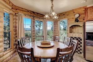 Studio (Multiple Bedrooms) | Property amenity