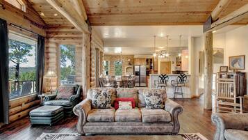 Studio (Multiple Bedrooms) | Property amenity