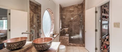 Estudio (2 Bedrooms) | Servicio de la propiedad