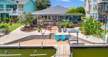 Reel Southern Retreat - 2600 sq ft, single level canal front, boat Dock.