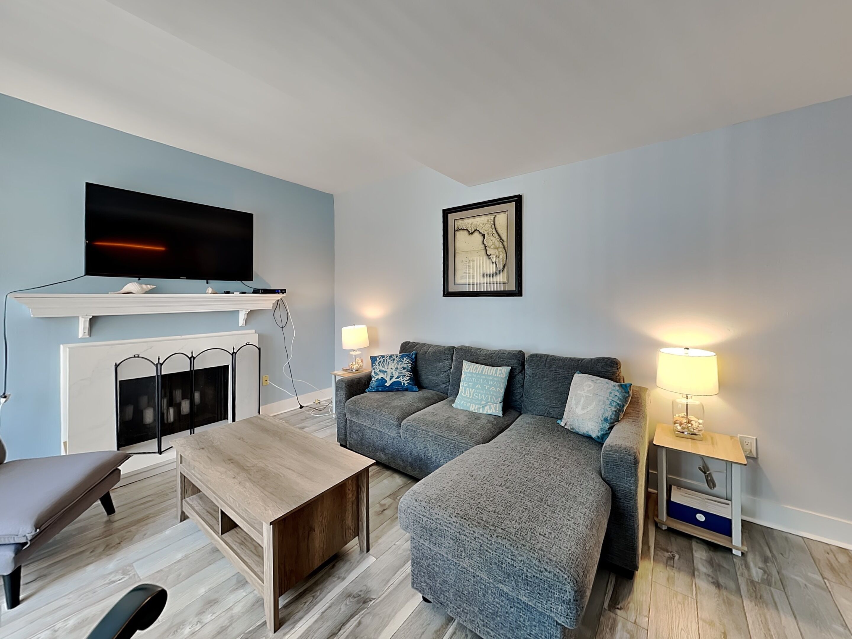 Condo (2 Bedrooms) | Front of property