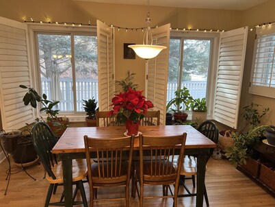 Beautiful Hilltop Home! Conveniently located near Cherry Creek. Family Friendly!