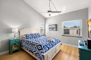 Condo, Multiple Beds, Private Pool, Pool View | 3 bedrooms, individually decorated, individually furnished, free WiFi - Intercoastal 209 - Indian Shores (Indian Shores)