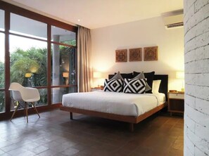 4 Schlafzimmer, Schreibtisch, Bügeleisen/Bügelbrett, Reisekinderbett