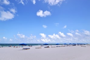 Condo (ShoreHouse 401) | Beach