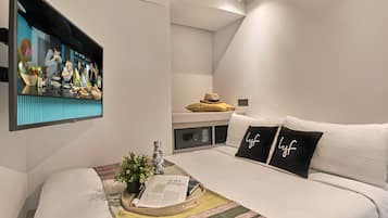 Loft (Level Up) | In-room safe, individually decorated, individually furnished, desk