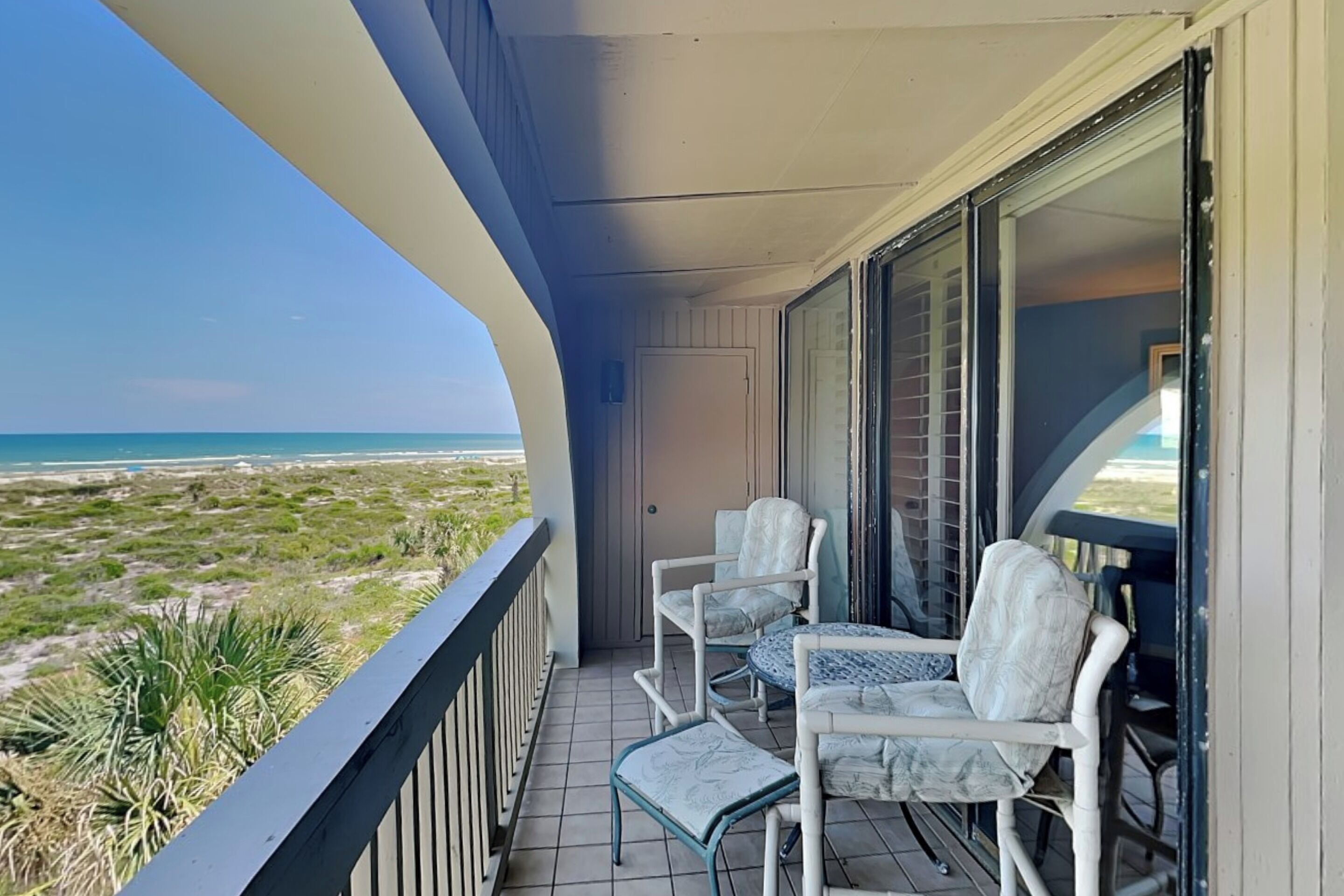 Condo (2 Bedrooms) | Property amenity